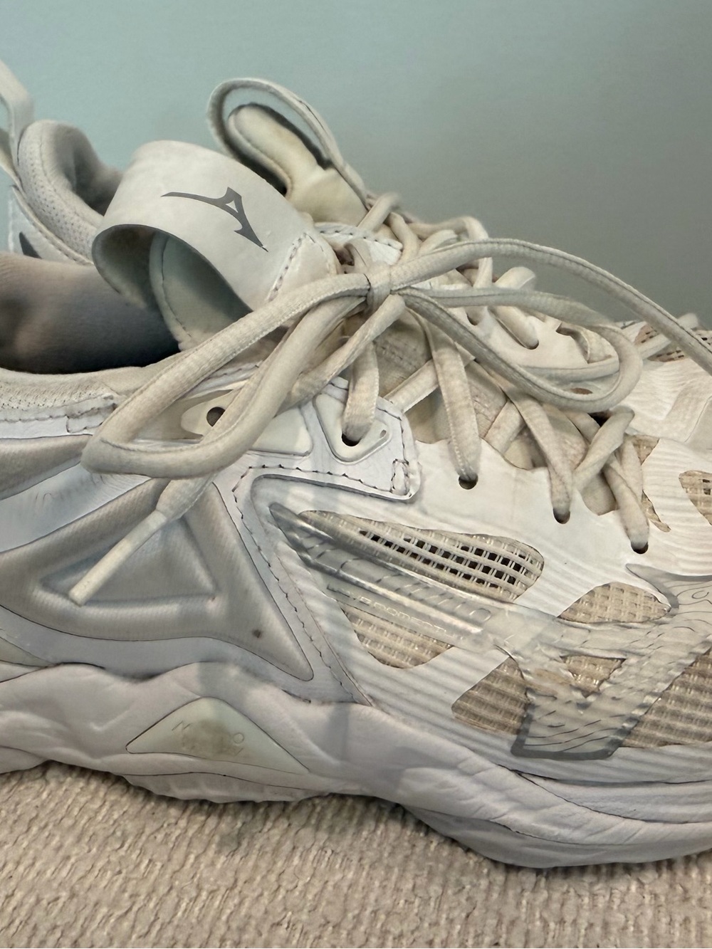 Mizuno Women's White Athletic Sneakers